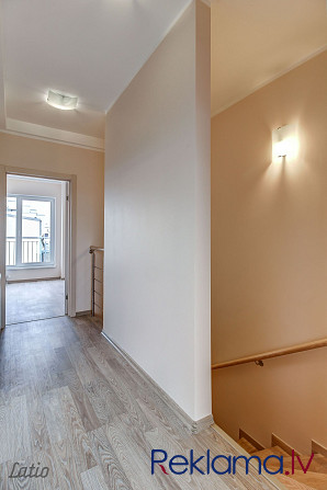 Ilgtermiņa īrei tiek piedāvāta rindumājas daļa- daļēji mēbelēti apartamenti.
Pilsētas Rīgas rajons - foto 4