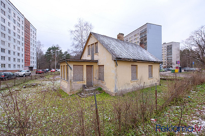 Pārdod 90 gados celtu ēku ar blakus esošiem uz zemes teritorijas siltumnīcas pamatiem un Jūrmala - foto 2