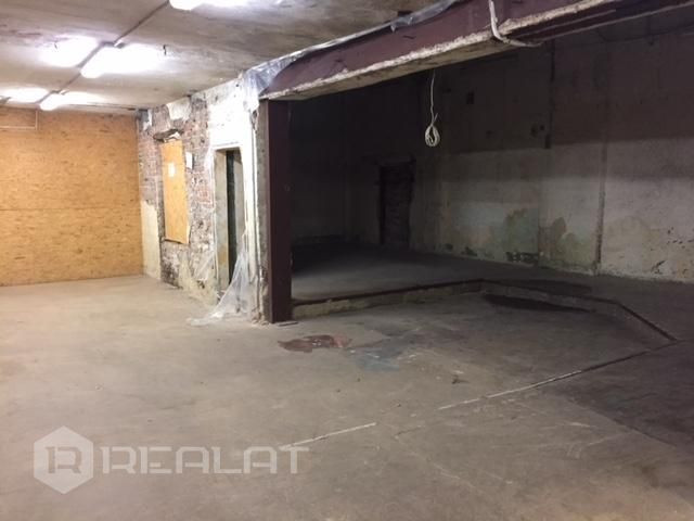 Tiek iznomāta plaša noliktava blakus Dienvidu tiltam. Noliktavas platība 1200 m2, pārēja Rīga - foto 20