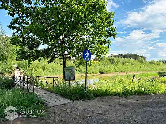 Pārdod zemes gabalu ar platību 4112 m2 Rīgā, Šampēterī. Zemes gabals lielākoties ir asfaltēts un šob Rīgas rajons