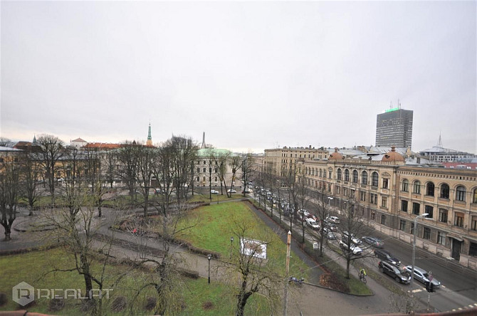 Pārdod plašu, skaistu 2,5 istabu dzīvokli pašā Vecrīgas sirdī! Ar burvīgu panorāmas skatu! Teritorij Рига - изображение 17