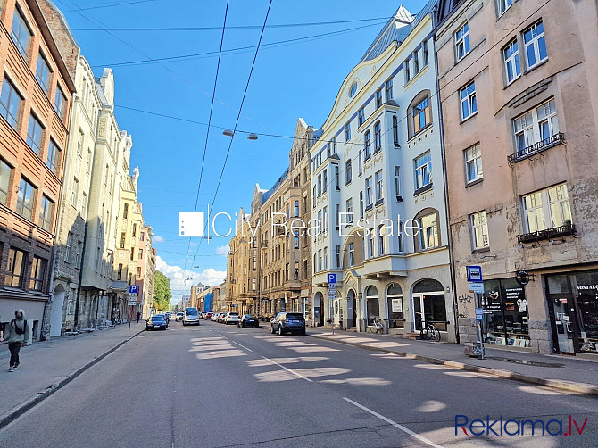 Fasādes māja, renovēta māja, slēgts pagalms, teritorijas iebrauktuves vārti aprīkoti ar Rīga - foto 17