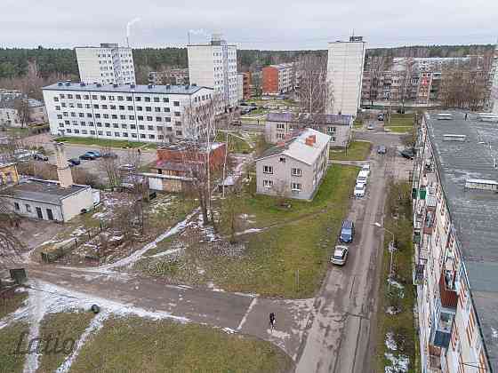 Pārdod zemes platību pašā Kauguru centrā dauddzīvokļu māju rajonā.
Zemes platības atļautā izmantošan Jūrmala