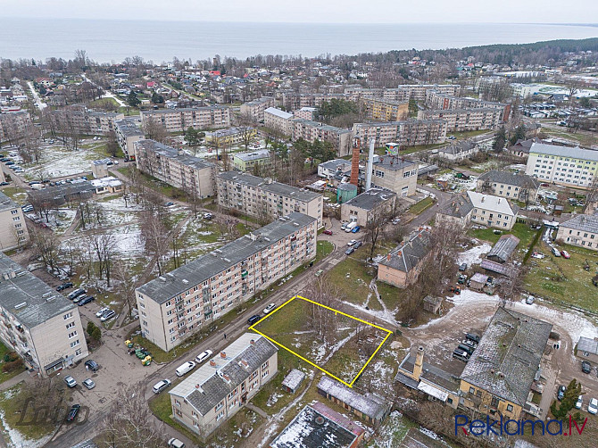 Pārdod zemes platību pašā Kauguru centrā dauddzīvokļu māju rajonā.
Zemes platības Jūrmala - foto 5