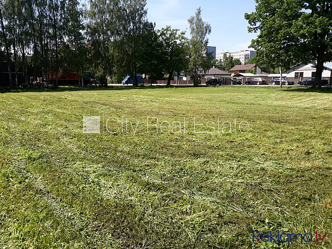 Renovēta māja, labiekārtots apzaļumots pagalms, ir lifts, kāpņu telpa pēc kapitālā Rīga - foto 10