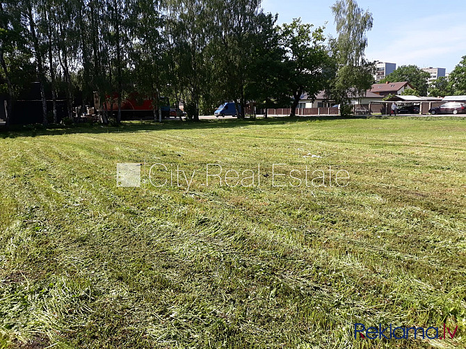 Renovēta māja, labiekārtots apzaļumots pagalms, ir lifts, kāpņu telpa pēc kapitālā Rīga - foto 17