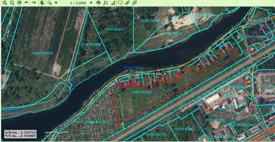 Zemesgabals ar kopējo platību 4,1367 ha atrodas savrupmāju apbūves teritorija (DzS1).  Īpašums piemē Рига