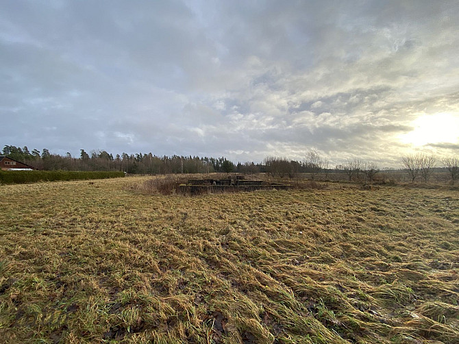 Pārdodam savrupmāju apbūves zemes gabalu netālu no Vaidavas ezera, tikai 15 km attālumā no Valmiera un Valmieras novads - foto 1