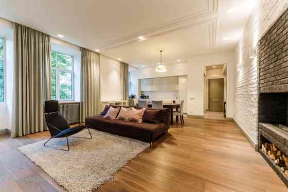 Elegant and cozy apartment in the very center of Riga.  Two separate bedrooms, one with its own ward Rīga