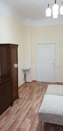 Fasādes māja, renovēta māja, slēgta teritorija, luksuss apartamenti , ir lifts, kāpņu telpa Rīga - foto 12