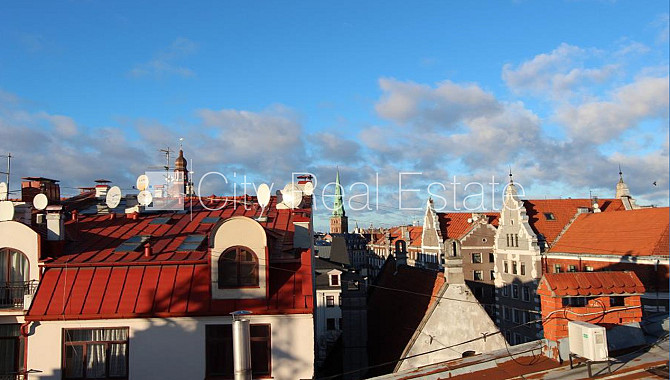 Fasādes māja, renovēta māja, ir lifts, kāpņu telpa pēc kapitālā remonta, viena istaba Rīga - foto 20