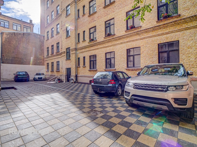 Piedāvājumā dzīvokļi Rīgas centrā. Īpašumam divas ēkas fasādes un pagalma.  Trīsistabu dzīvoklis ar  Рига - изображение 6