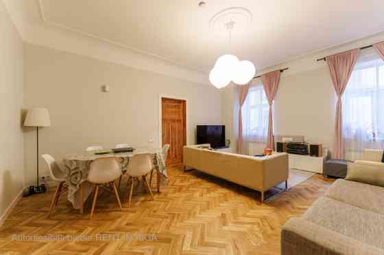 For sale: a cozy 4-room apartment in the center of Riga, located on the third floor of a well-mainta Rīga