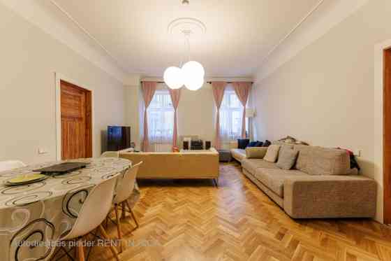 For sale: a cozy 4-room apartment in the center of Riga, located on the third floor of a well-mainta Rīga