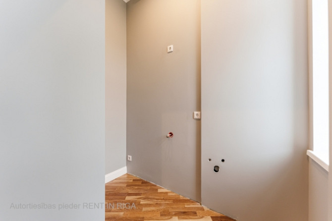 Iegādei pieejams studio tipa dzīvoklis renovēta ēka pašā Rīgas centrā.  Šī ir lieliska Rīga - foto 10
