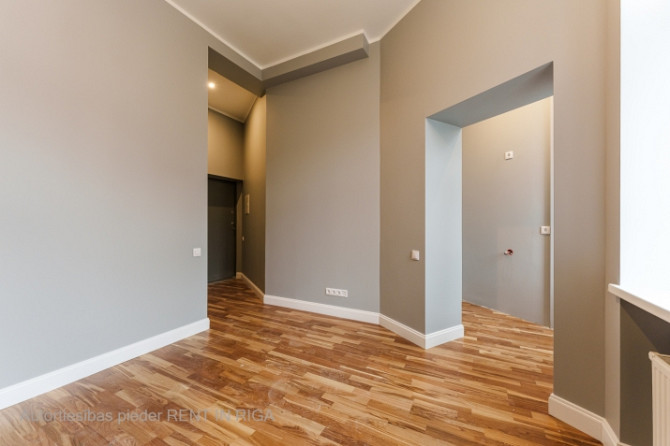 Iegādei pieejams studio tipa dzīvoklis renovēta ēka pašā Rīgas centrā.  Šī ir lieliska Rīga - foto 8
