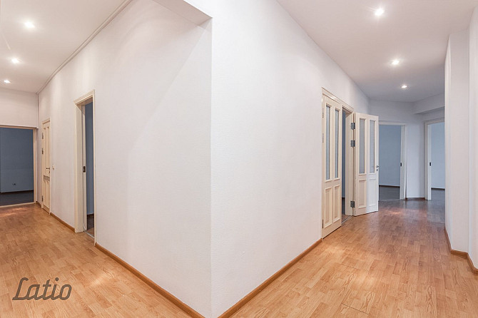 Plašs 4 istabu dzīvoklis Klusajā centrā  eleganta dzīvesvieta vai stabils ieguldījums! Rīga - foto 13