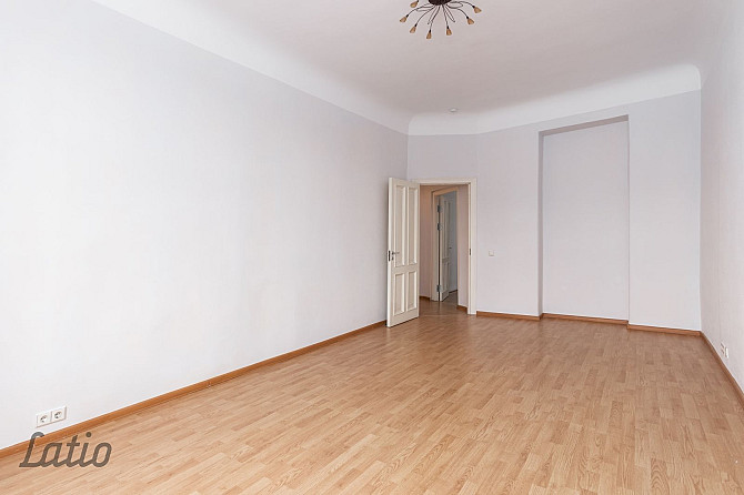 Plašs 4 istabu dzīvoklis Klusajā centrā  eleganta dzīvesvieta vai stabils ieguldījums! Rīga - foto 15