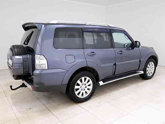 Mitsubishi Pajero Luxury ATM 3.2 DI-D 125kW Tallina