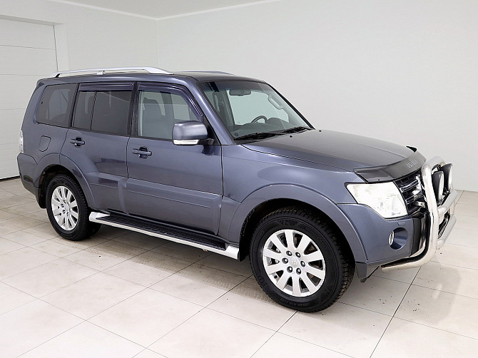 Mitsubishi Pajero Luxury ATM 3.2 DI-D 125kW Tallina - foto 1