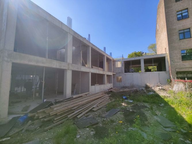 Zeme ar daudzdzīvokļu mājas būvprojektu un iesāktu būvniecību.  Projektā ir 33 dzīvokļi Rīga - foto 12