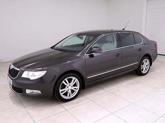 Skoda Superb Highline ATM 2.0 TDI 125kW Таллин - изображение 2