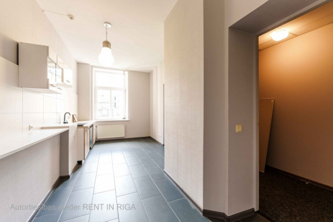 Izīrē biroja telpas Antonijas ielā 8.  Kopējā platība ir 169 m, un birojs atrodas 3. stāvā Rīga - foto 18