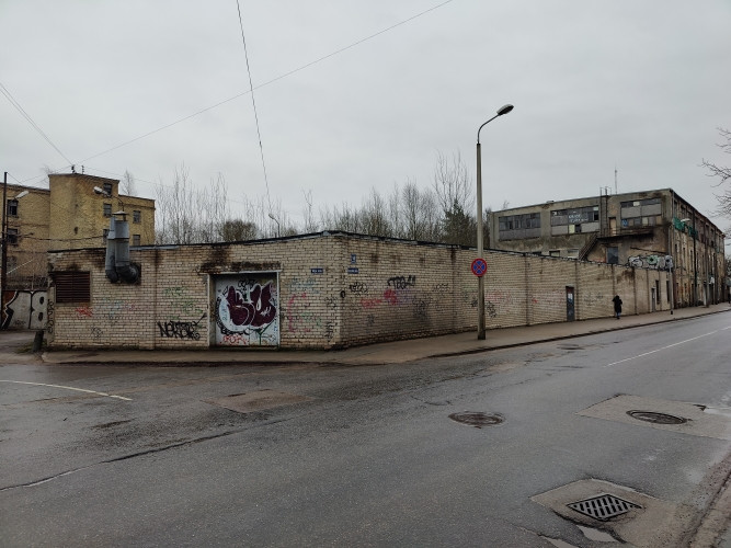 Iznomā telpas Bauskas ielā 16b.  Tās sastāv no vairākām telpām, kas savienotas savā Rīga - foto 1