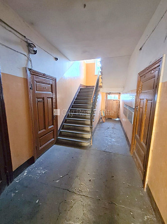 Pagalma ēka, slēgts pagalms, ieeja no ielas un pagalma, logi vērsti uz pagalma pusi, studio Rīga - foto 12