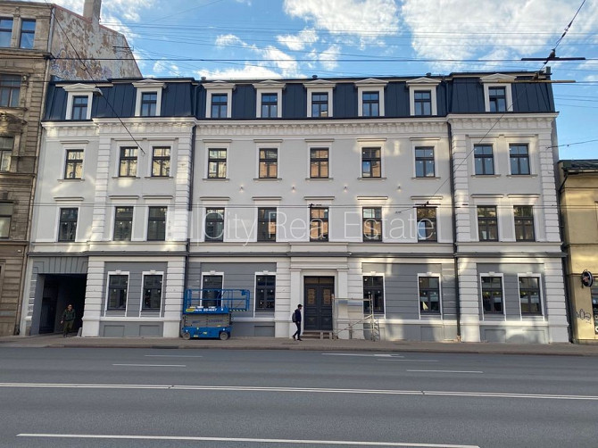 Pagalma ēka, renovēta māja, slēgts pagalms, ieeja no ielas un pagalma, kāpņu telpa pēc Rīga - foto 13