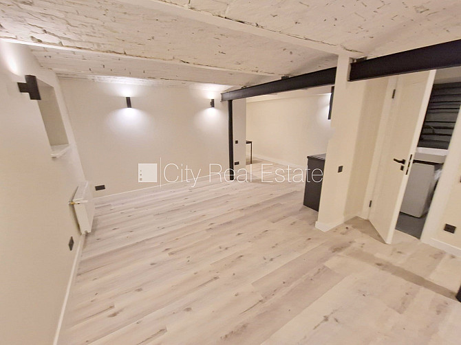 Fasādes māja, renovēta māja, slēgts pagalms, ieeja no ielas, puspagrabs, kāpņu telpa pēc Rīga - foto 4