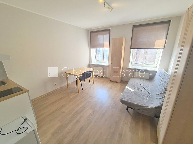Fasādes māja, renovēta māja, slēgts pagalms, ieeja no ielas un pagalma, kāpņu telpa pēc Rīga - foto 8
