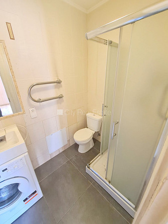 Fasādes māja, renovēta māja, slēgts pagalms, ieeja no ielas un pagalma, kāpņu telpa pēc Rīga - foto 12