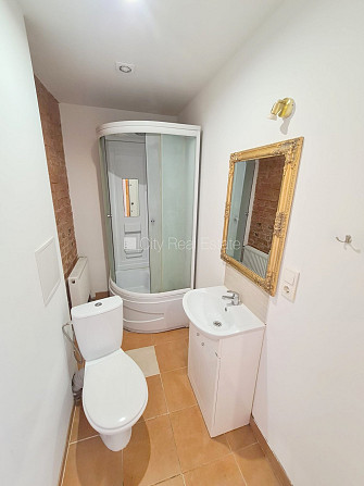 Fasādes māja, renovēta māja, slēgts pagalms, ieeja no ielas, kāpņu telpa pēc kosmētiskā Rīga - foto 13