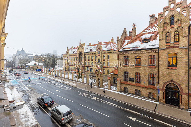Фасадный дом, реновированный дом, закрытый двор, вход со двора, лифт, лестничная Рига - изображение 12