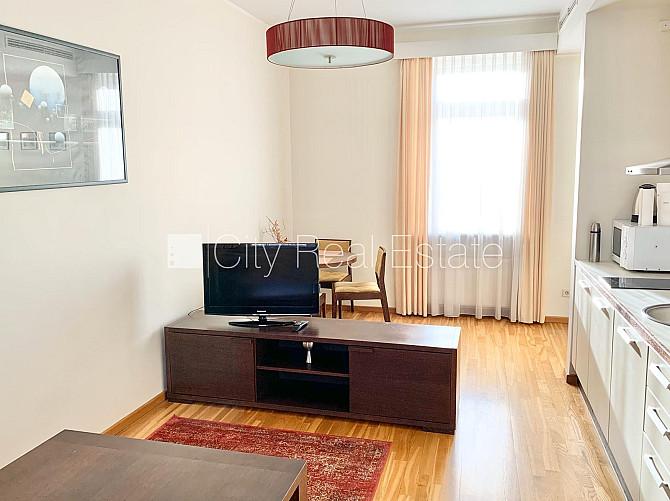 Fasādes māja, ieeja no ielas, ir lifts, guļamistabu skaits 1 gab., augstie griesti, gāzes Rīga - foto 5