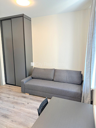 Pagalma ēka, renovēta māja, slēgts pagalms, ieeja no ielas un pagalma, kāpņu telpa pēc Rīga - foto 7