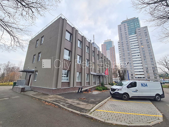 Renovēta māja, labiekārtota apzaļumota teritorija, kāpņu telpa pēc kapitālā remonta, Rīga - foto 18