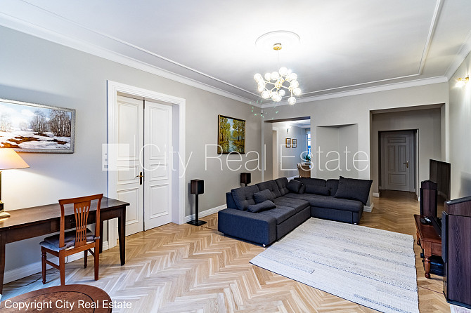 Renovēta māja, logi vērsti mājas abās pusēs, guļamistabu skaits 3 gab., istabas izolētas 3 Rīga - foto 4