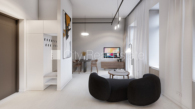 Renovēta māja, fasāde ar dekoratīvo apmetumu, slēgts pagalms, balkons 2 m2, logi vērsti uz Rīga - foto 1