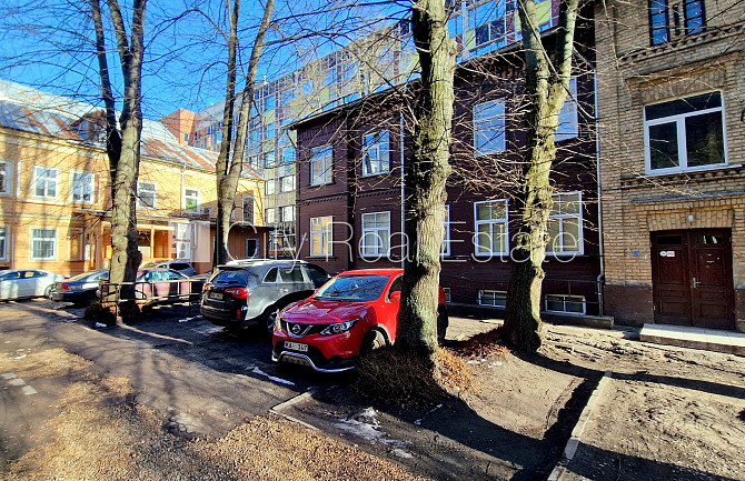 Pagalma ēka, renovēta māja, labiekārtota apzaļumota teritorija, vieta automašīnai, Rīga - foto 2