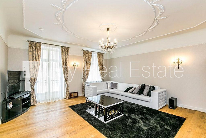Fasādes māja, renovēta māja, balkons, guļamistabu skaits 2 gab., viesistaba, virtuve, Rīga - foto 1