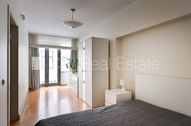 Projekts - Kalpaka Residence, fasādes māja, renovēta māja, slēgts pagalms, objektu apsargā Rīga - foto 3