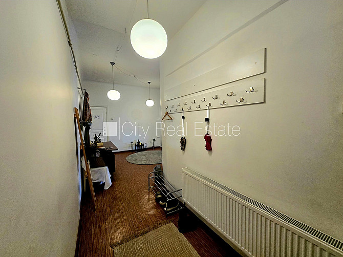 Fasādes māja, logi vērsti uz pagalma pusi, telpas izolētas, sporta zāle 86 m2, halle, augstie Rīga - foto 17