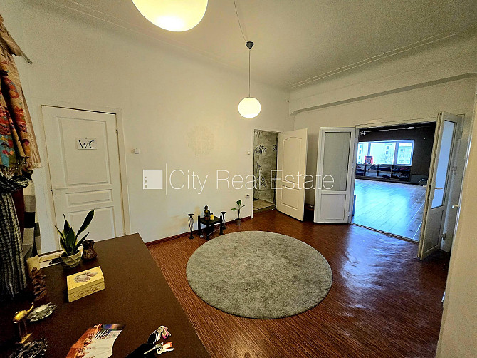 Fasādes māja, logi vērsti uz pagalma pusi, telpas izolētas, sporta zāle 86 m2, halle, augstie Rīga - foto 13