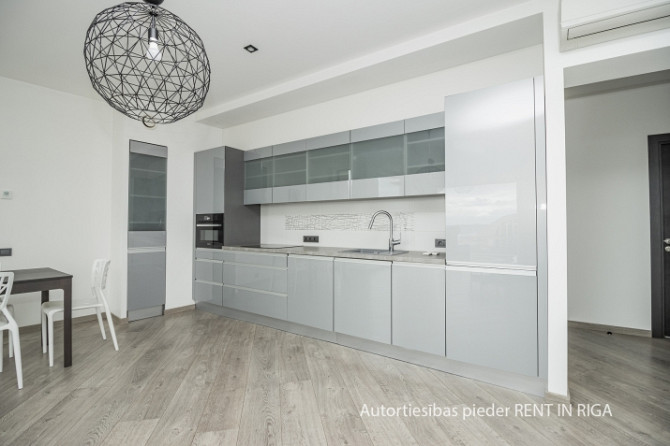 Īrei pieejams mūsdienīgs 3- istabu dzīvoklis jaunajā projektā Avalon Rezidence .  Rūpīgi Rīga - foto 4