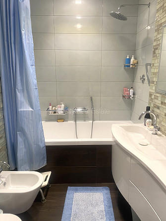 Iespēja nomāt pazemes autostāvvietu, ir lifts, kāpņu telpa pēc kosmētiskā remonta, gaisa Rīga - foto 16