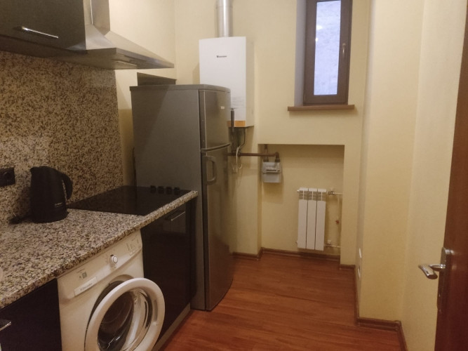 Komfortabls, divu istabu dzīvoklis aktīvajā centrā - Čaka 33 ēkas pagalmā.  + Visi logi Rīga - foto 8
