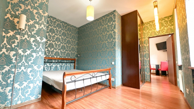 Komfortabls, divu istabu dzīvoklis aktīvajā centrā - Čaka 33 ēkas pagalmā.  + Visi logi Rīga - foto 10