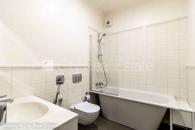 Fasādes māja, slēgts pagalms, ieeja no ielas, ir lifts, kāpņu telpa pēc kapitālā remonta, Rīga - foto 10